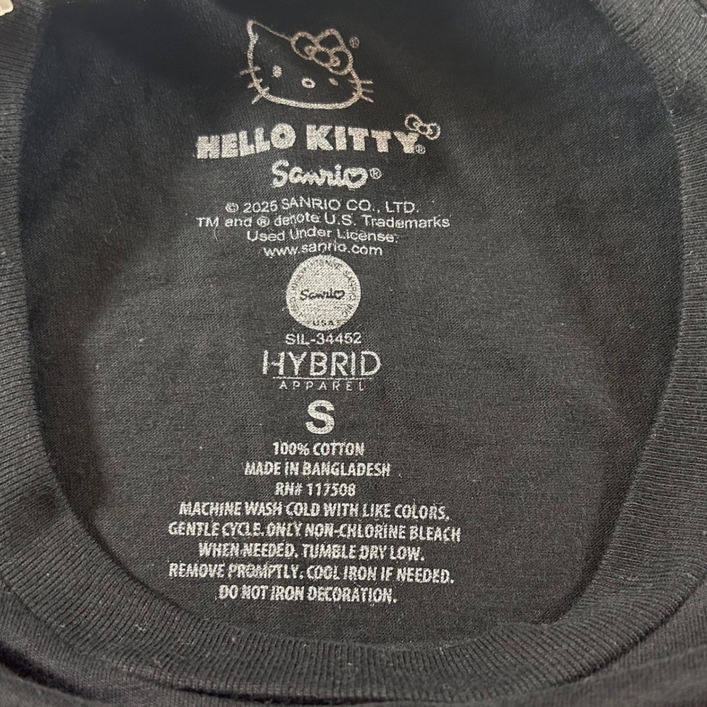 NWT Sanrio Hello Kitty S Tokyo Speed Racing Graphic T-Shirt Black JDM Drift Car - Picture 4 of 4